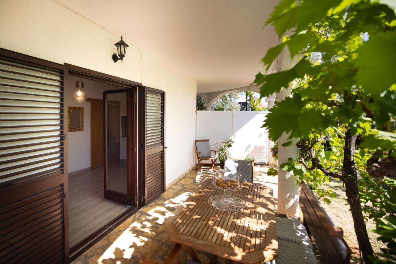 Apartments And A Room Ina Zadar Exterior photo