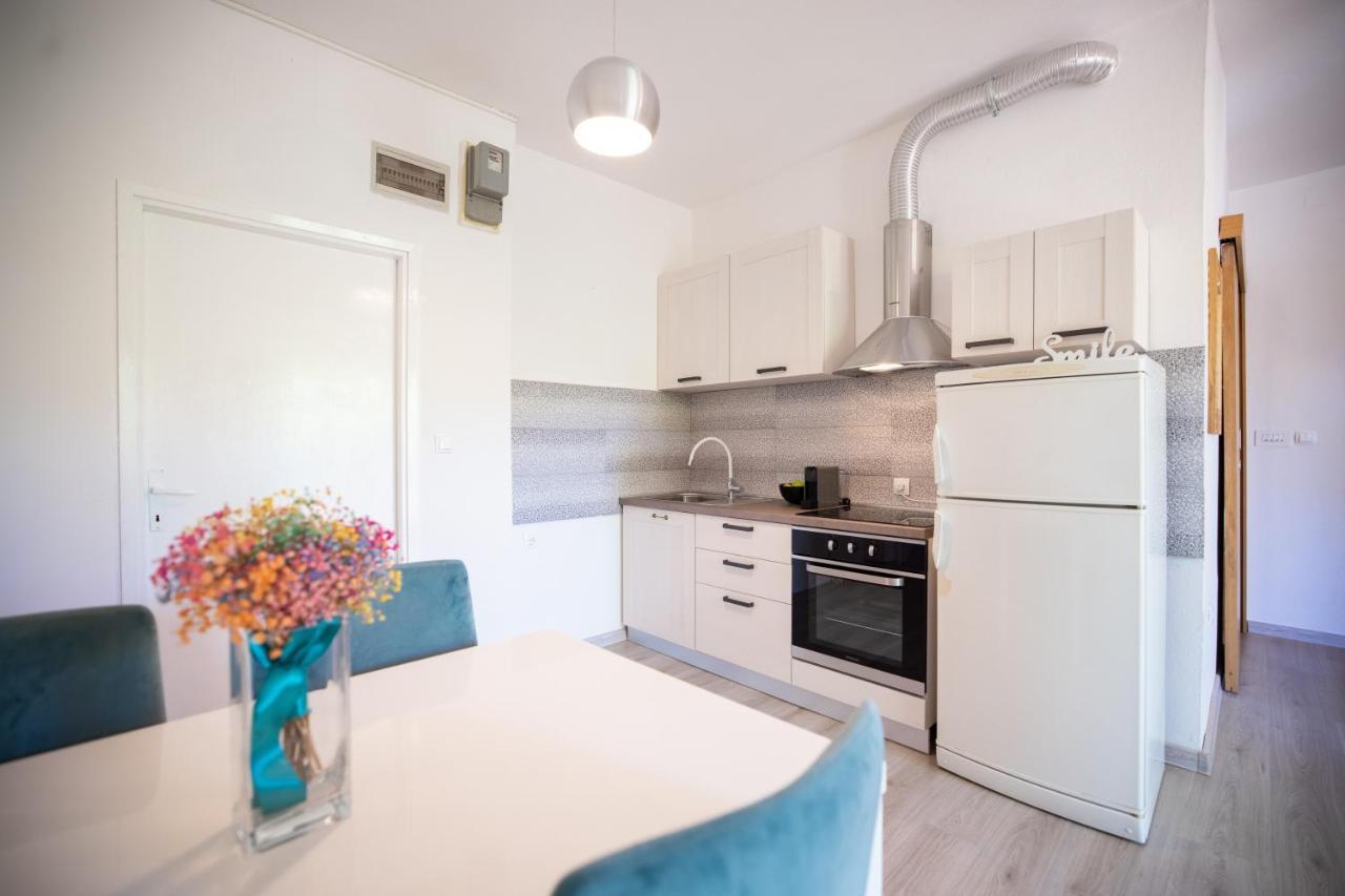 Apartments And A Room Ina Zadar Exterior photo