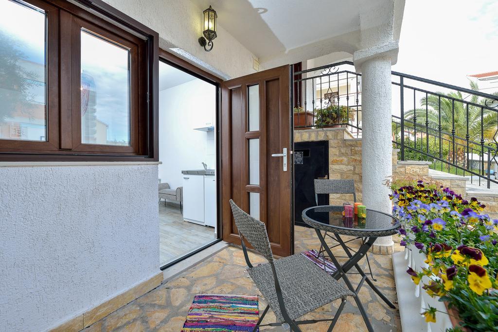 Apartments And A Room Ina Zadar Exterior photo